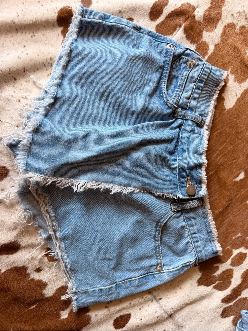 Forever 21 Light Wash Frayed Hem Denim Shorts